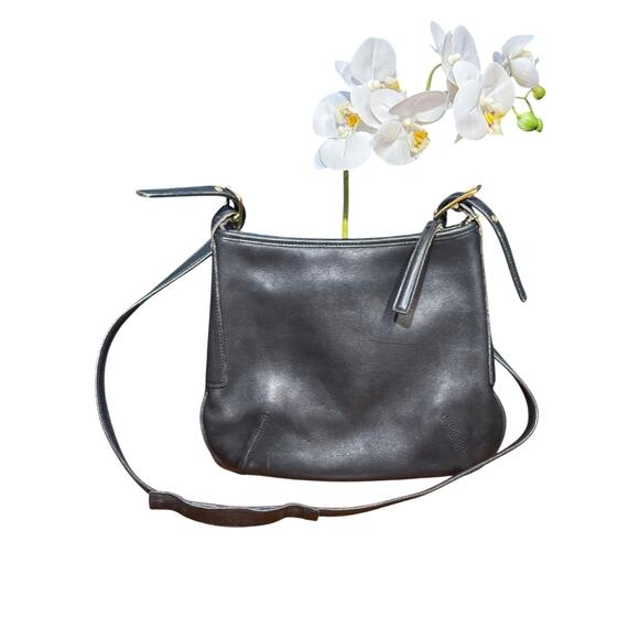 Vintage Coach 9204 Court Black Leather Shoulder - Picture 1 of 10